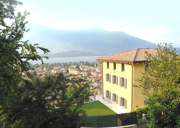 Perla Del Villa *